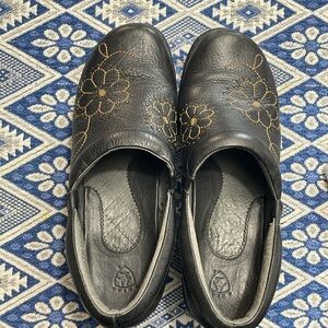 Black with gold flower detail  gently worn but so amazing & comfortable